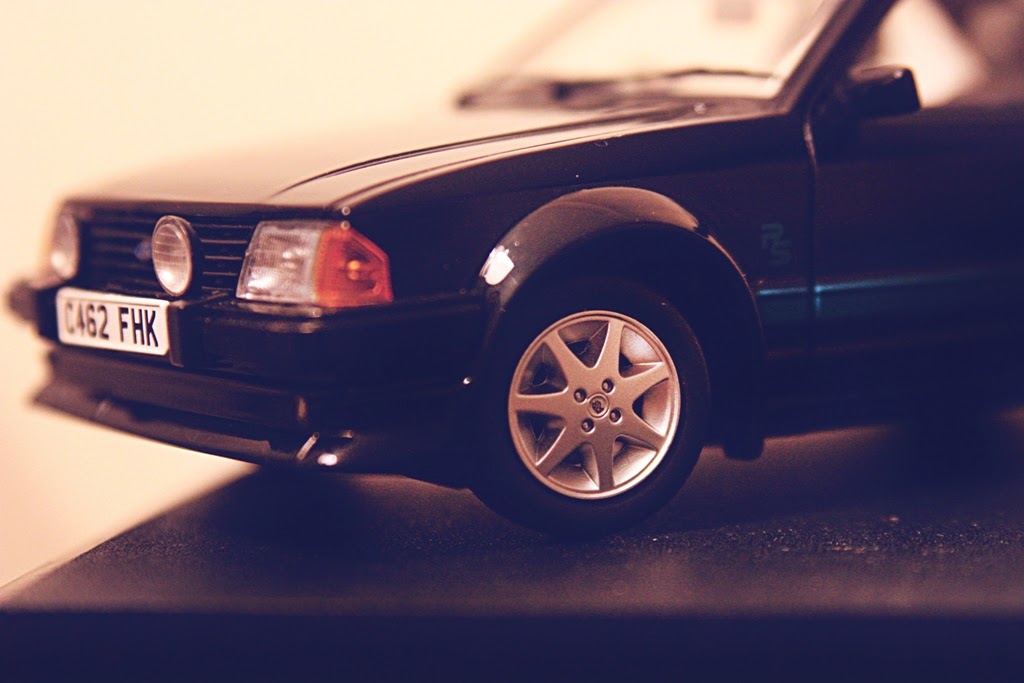 1/18 Sun Star Ford Escort RS Turbo