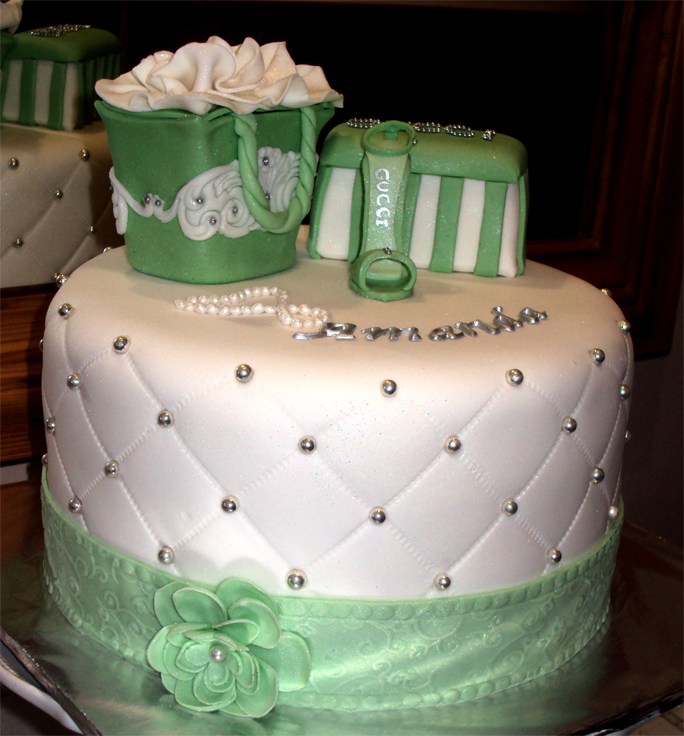 Delana's Cakes I love Shopping Cake