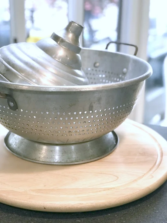 Estate sale colander