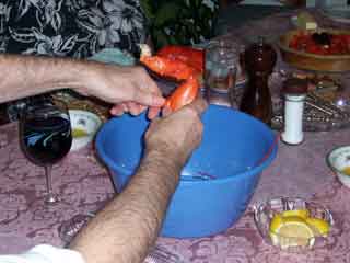 Bend up small pincer
