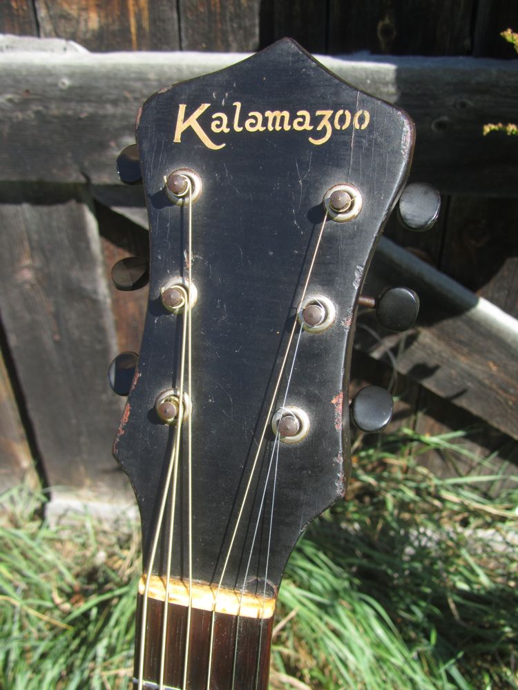 c.1939 Gibsonmade Kalamazoo KG22 Archtop Guitar