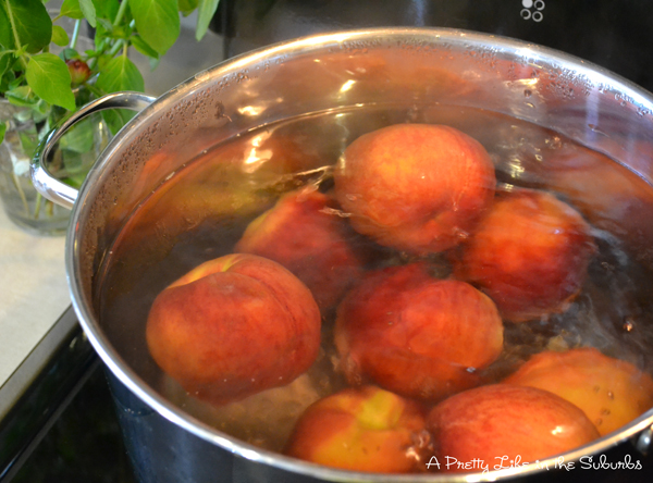 How to Blanch Peaches