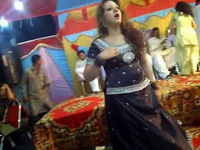 Pashto Hot Mujra Paki Girls Drunk Mujra Private Night Party 
