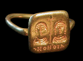 Χρυσό ενεπίγραφο βυζαντινό δαχτυλίδι γάμου του 5ου - 6ου αιώνα από τη Συρία. Επιγραφή: ΟΜΟΝΟΙΑ.