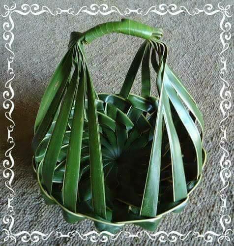 Tutorial aprende cómo cestos con hojas de palma ~ Haz Manualidades
