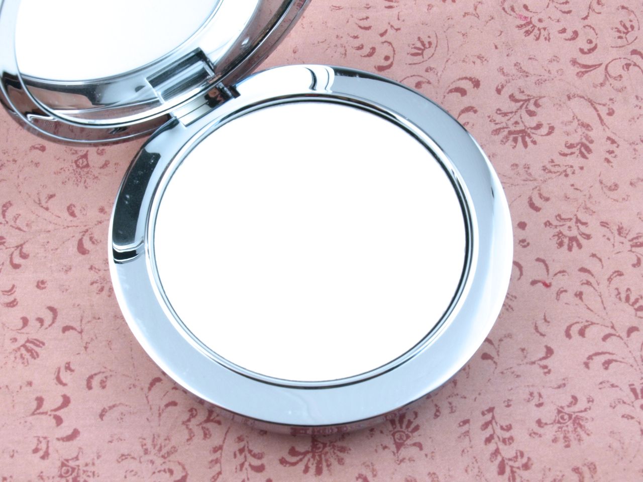 Rodial Instaglam Compact Deluxe Translucent HD Powder: Review