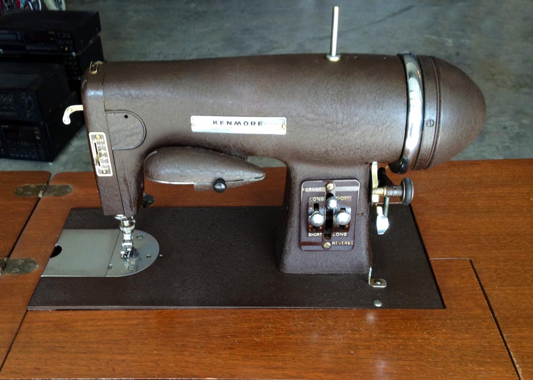 ROBYNS NEST 1942 IMPERIAL KENMORE ROTARY SEWING MACHINE