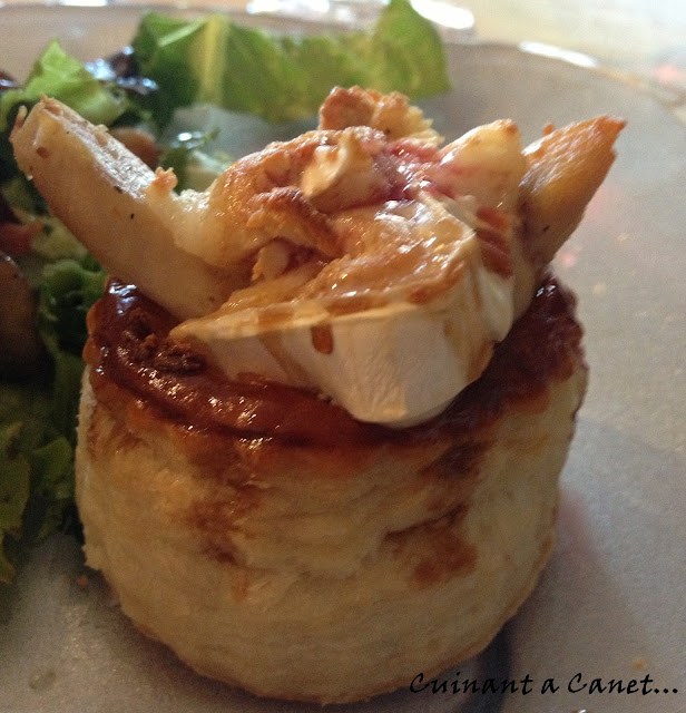  VOLAVONES DE PAVO, CEREZAS Y QUESO DE CABRA 