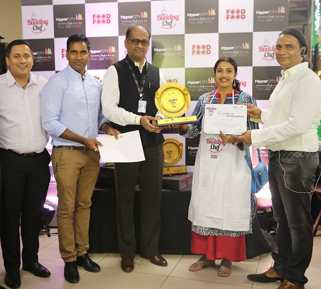 HyperCITY Budding Chef- Mumbai_(L-R)_Manoj Jain, Pradeep Das, Hemant Taw... HyperCITY Budding Chef- Mumbai_(L-R)_Manoj Jain, Pradeep Das, Hemant Taw...