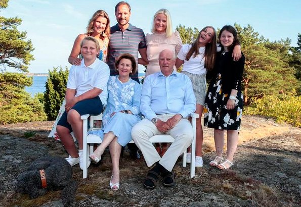 Norwegian-Royal-Family-1.jpg