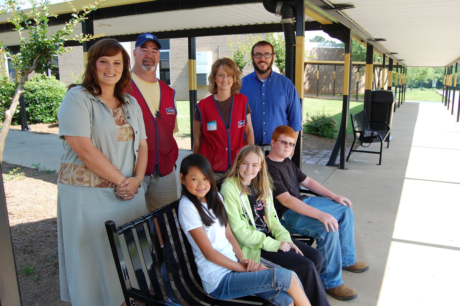 Hometown Mobile Pepperell Middle receives Lowe's 5,000 Toolbox grant