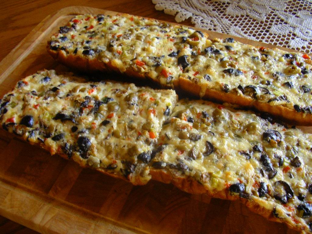 Sprigs Of Rosemary Olives Anyone Everyman S Olive Cheese Bread