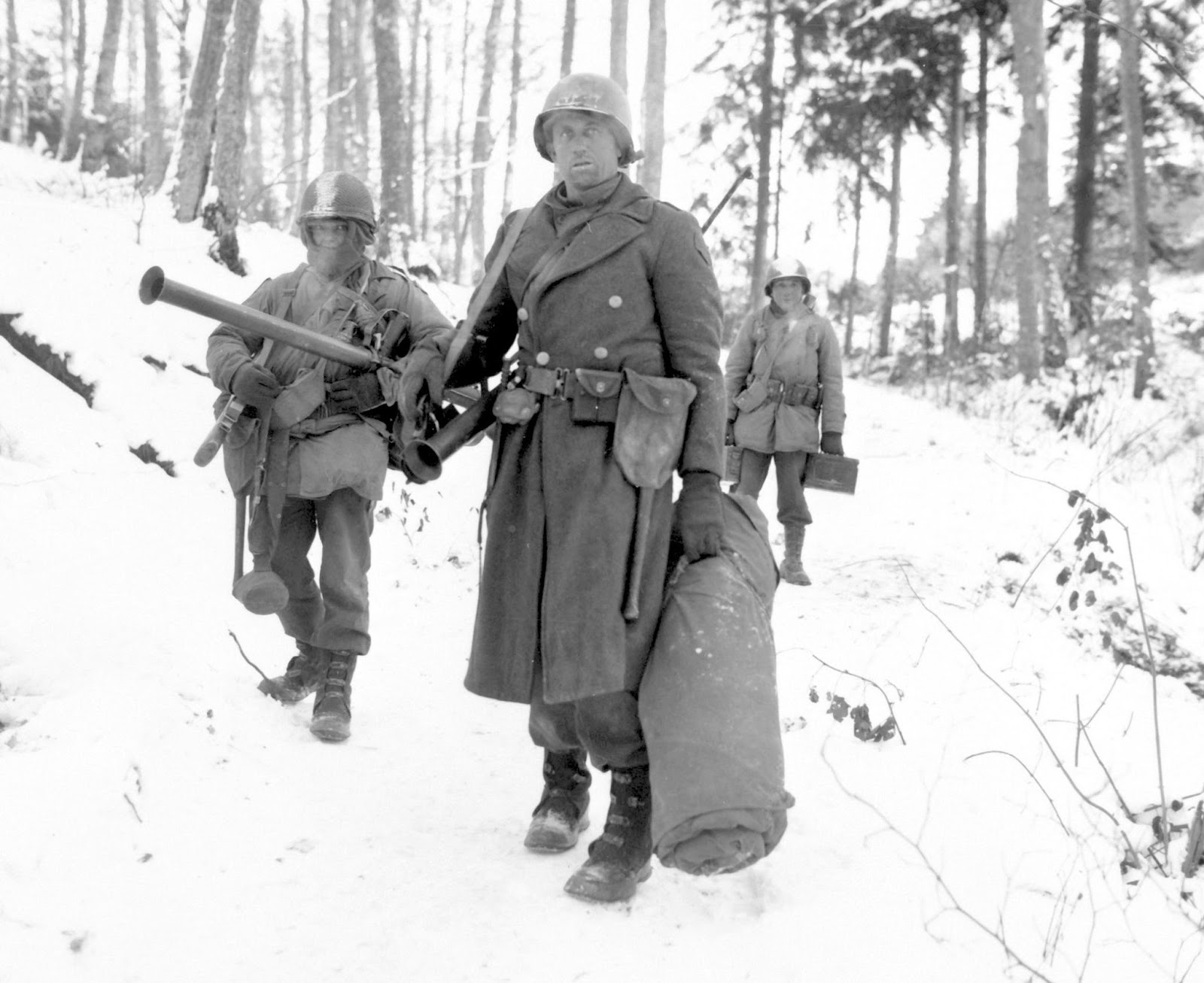 Four Bees US Model 1943 Entrenching Tool, M43 Shovel, WW2, Ames 1945, Folding Shovel