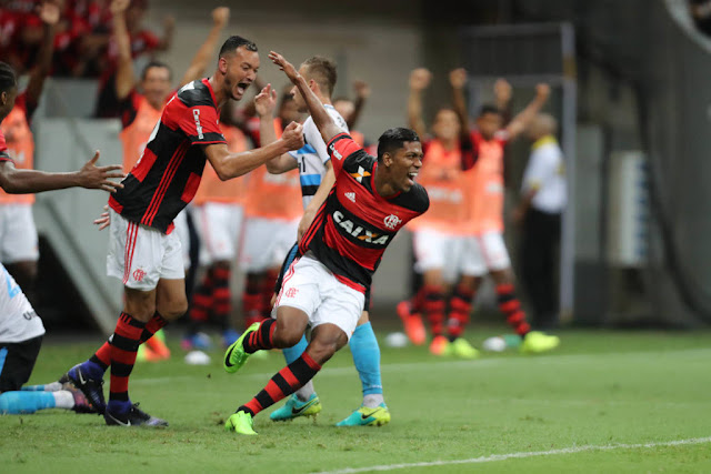 Berrío estreou em grande estilo pelo Flamengo (Foto: Francisco Stuckert/Raw Imagens/Gazeta Press) Berrío estreou em grande estilo pelo Flamengo (Foto: Francisco Stuckert/Raw Imagens/Gazeta Press)