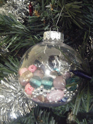 Lucky's Crafts: Super Easy DIY Bead Christmas Ornaments