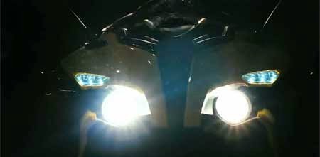 lampu depan Bajaj Pulsar RS200
