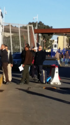 Oficina de para sellar el pasaporte en el lado marroquí de la frontera