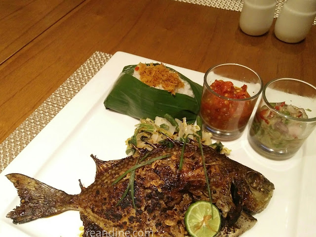 Nasi Ulam Dapur Pelangi with Ikan Baronang