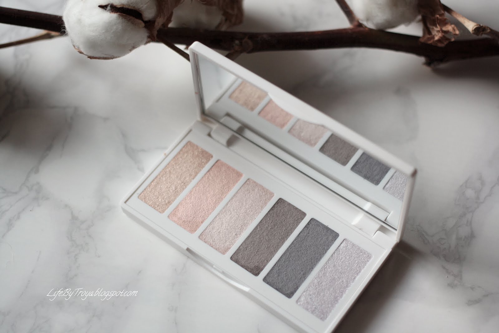 Catrice matt pro ink свотчи. Catrice eyeshadow palette. Палетка катрис дисней. Soft glam filter. Катрис тенями макияж.