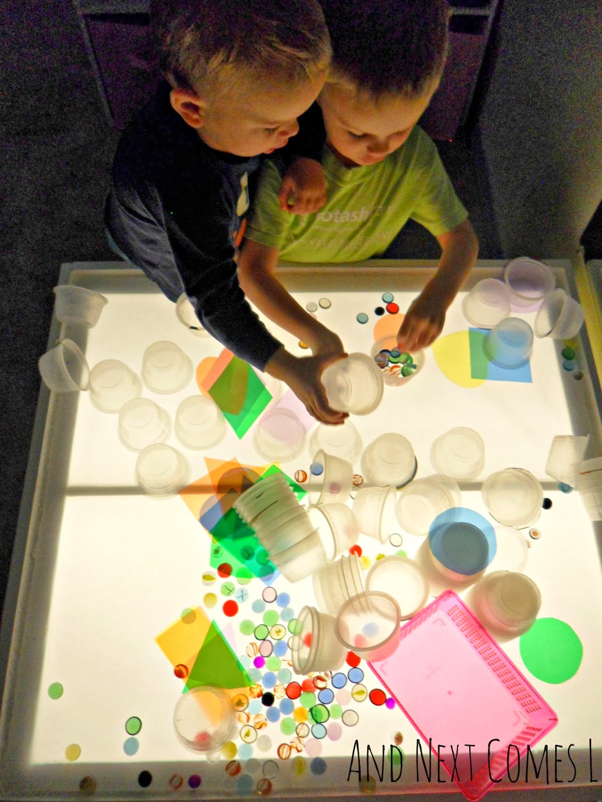 Classroom Edition Spring Loose Parts Tray, Light Table Translucent