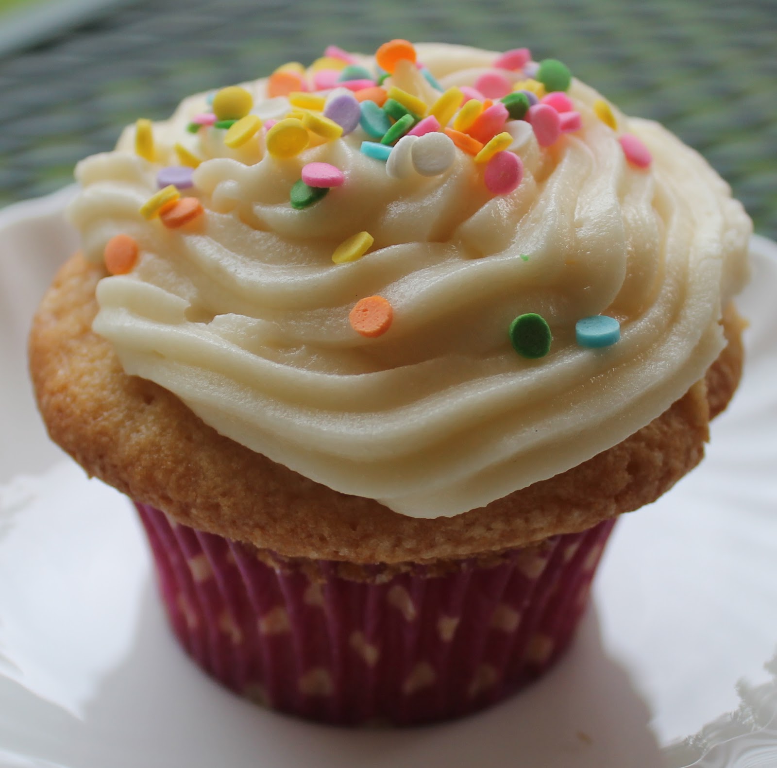 Wonderfully Made: The BEST Vanilla Cupcakes. Ever.