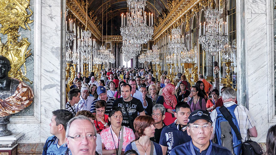 Travel Expectations Vs Reality (20+ Pics) - Visiting Hall Of Mirrors In The Palace Of Versailles, France