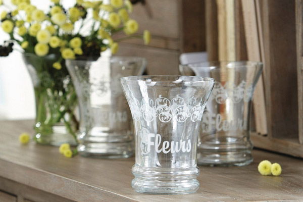 Diseño y Decoración de la Casa: Use Floreros Decorativos para Alegrar