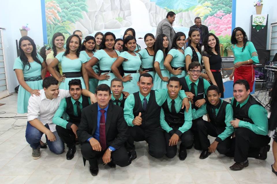 roupas para festa de jovens evangelicos