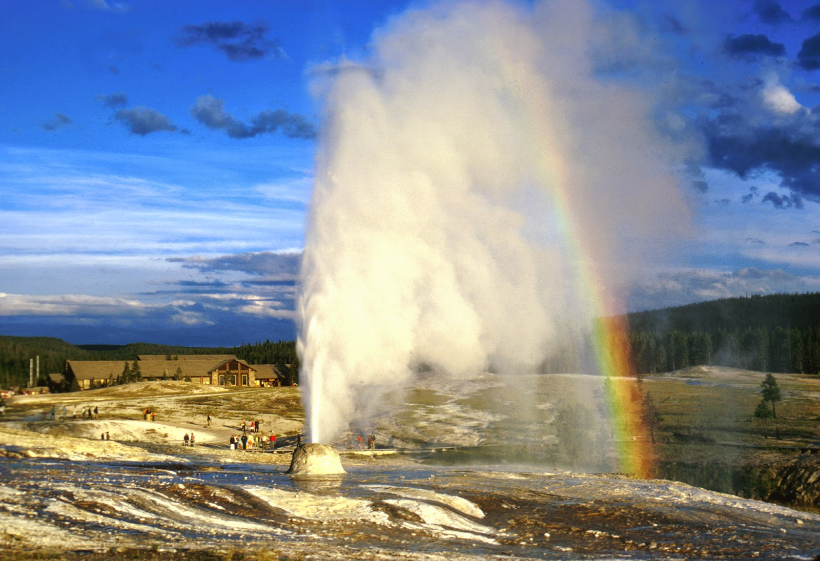 Yellowstone geyser eruptions influenced more by internal processes
