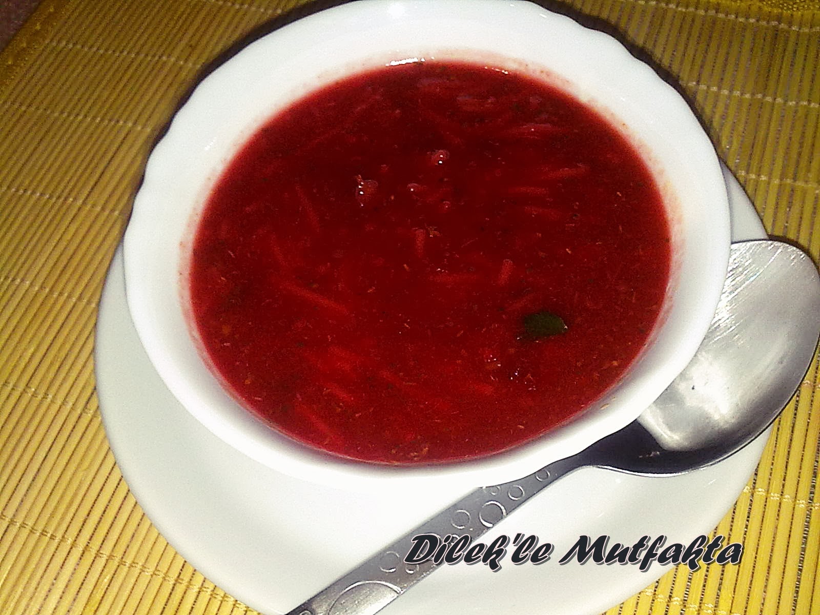 Kırmızı pancar çorbası tarifi Kırmızı pancar çorbası tarifi