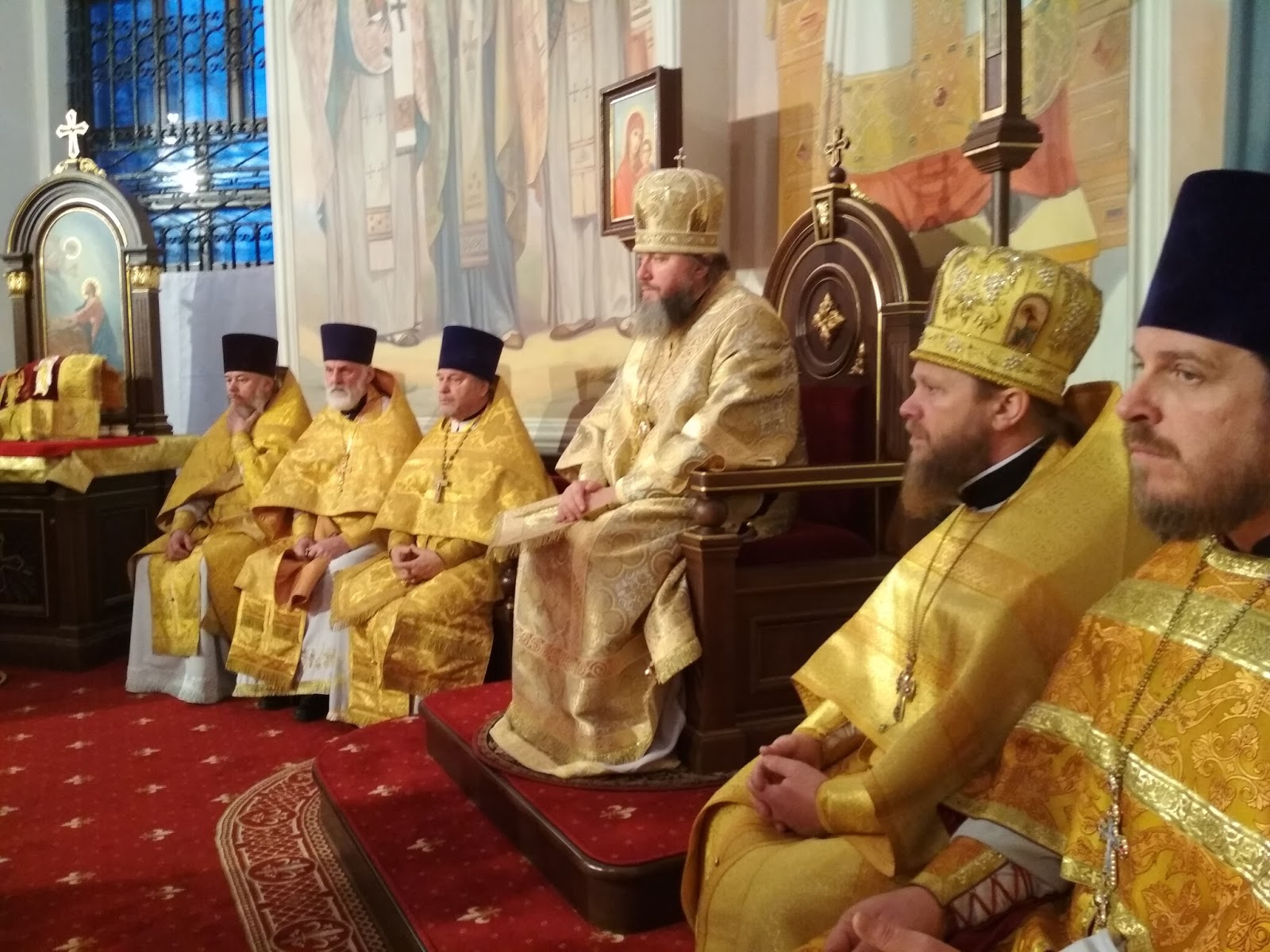 успенский собор сергиев посад иконы божьей матери. успенские духовенство. успенские духовенство. кинешемское благочиние троицко успенский собор священнослужители. можайская епархия.