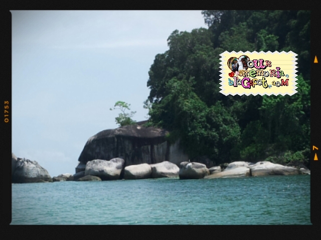 Percutian di Pulau Pangkor : Batu menyerupai Kepala Ikan Paus terdapat di Pulau Mentagor 