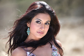 Sarah Jane Dias Spicy Hot
