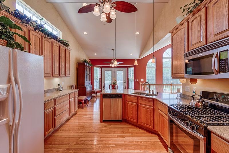 Special Atrium Ranch Lake Views Fenton