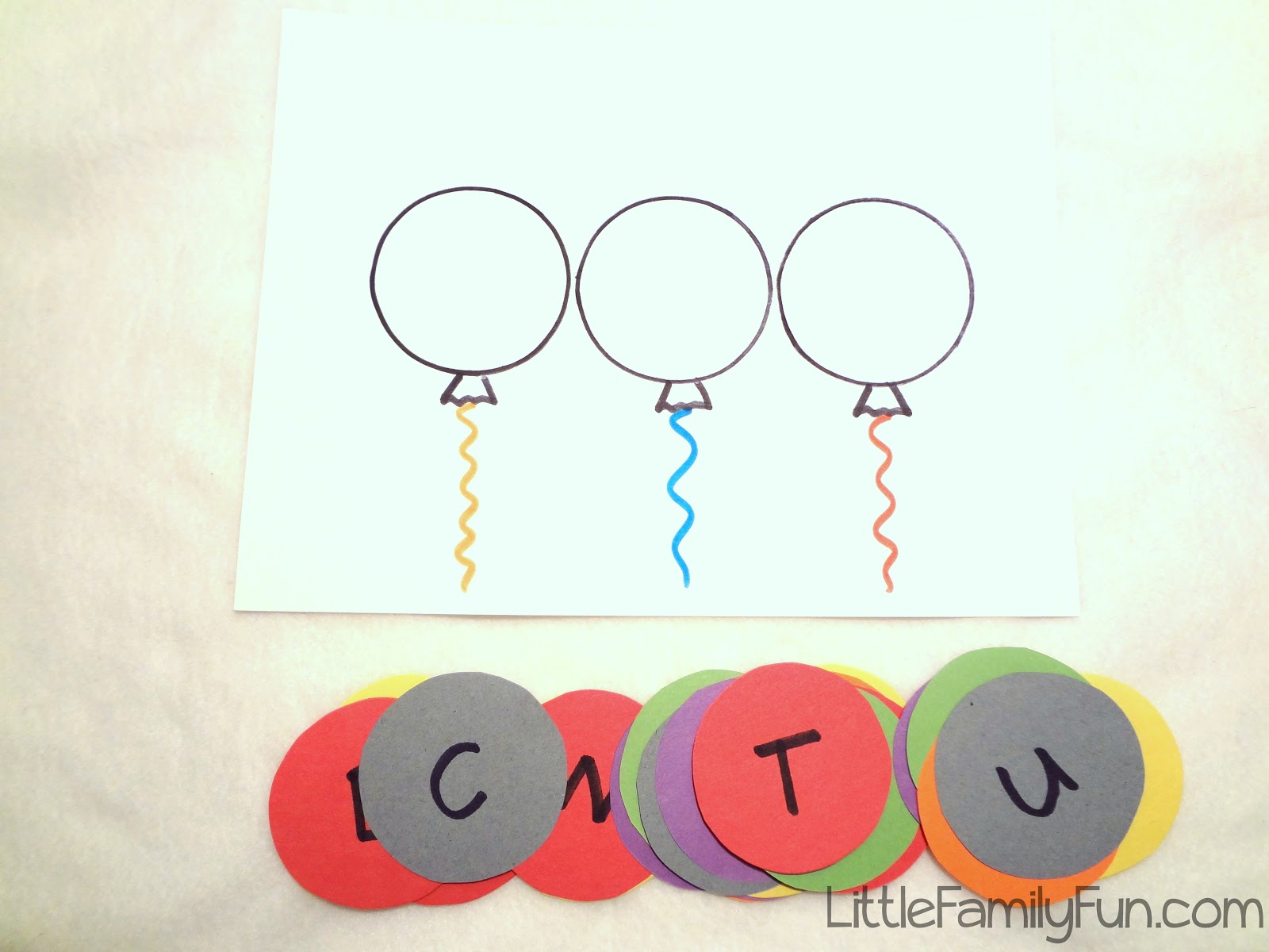 Little Family Fun: Spelling Balloon Game