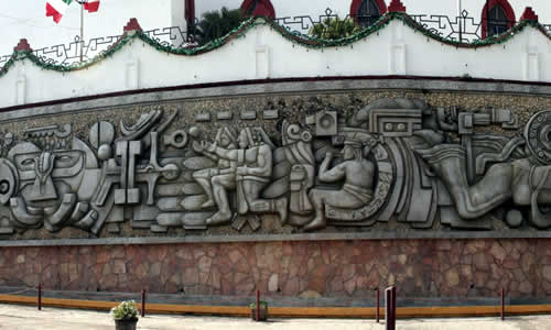 Mural Totonaca en Papantla Mural Totonaca en Papantla