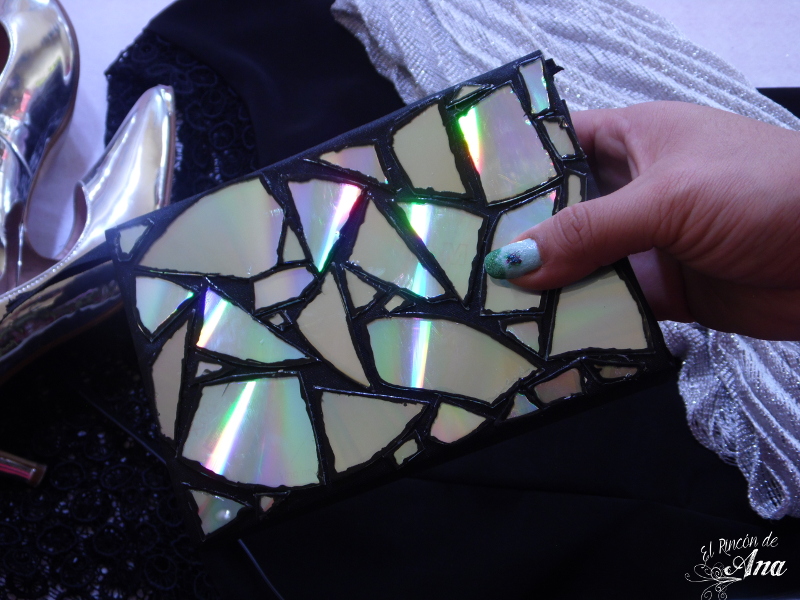 Clutch con materiales reciclados