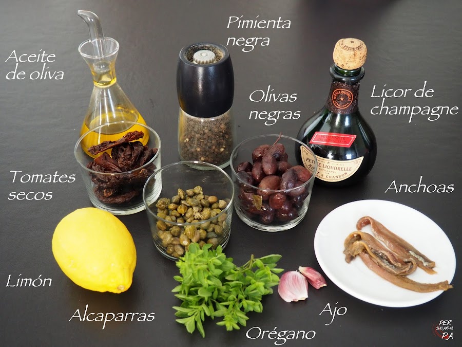 Tapenade de inteso sabor mediterráneo: olivas negras, alcaparras, anchoas, tomates secos, orégano, ... con unos palitos integrales de semillas