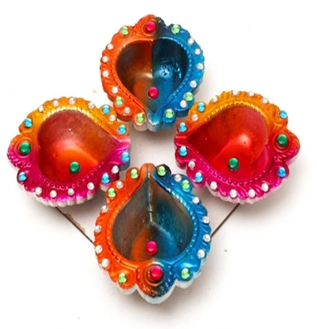 HAND PAINTED Diya Set OF 4 MUHENERA HAND PAINTED Diya Set OF 4 MUHENERA