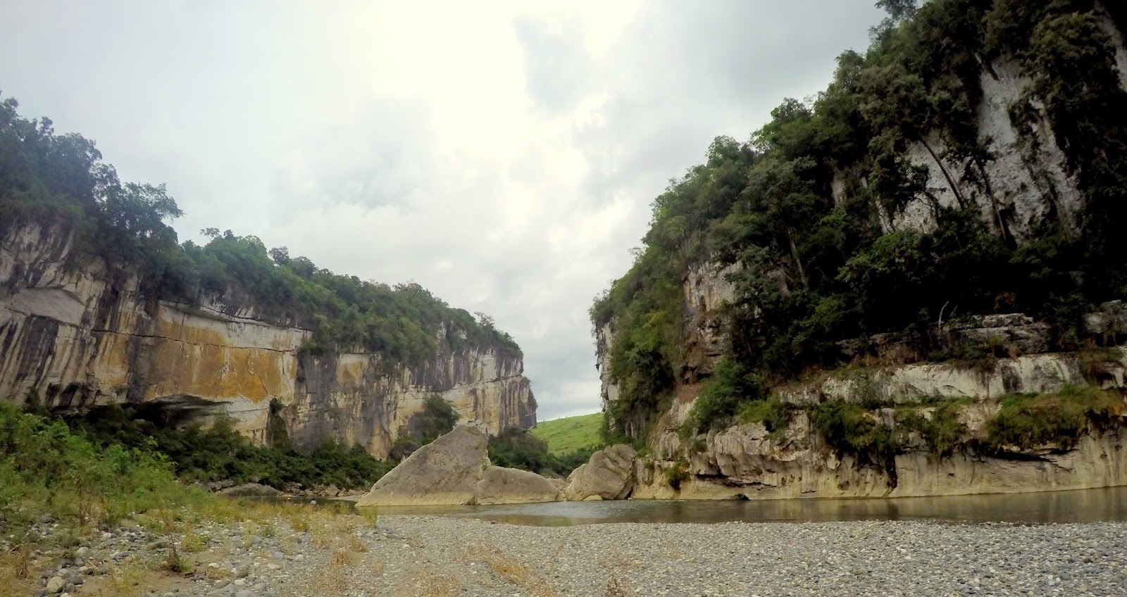 Canyon Feel of the Rock Formation, Siitan River, Nagtipunan Quirino