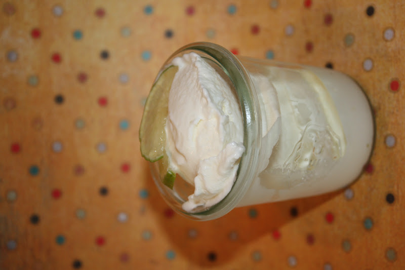 dies´und das und süsse Sachen...: Sauerrahmeis mit Limetten