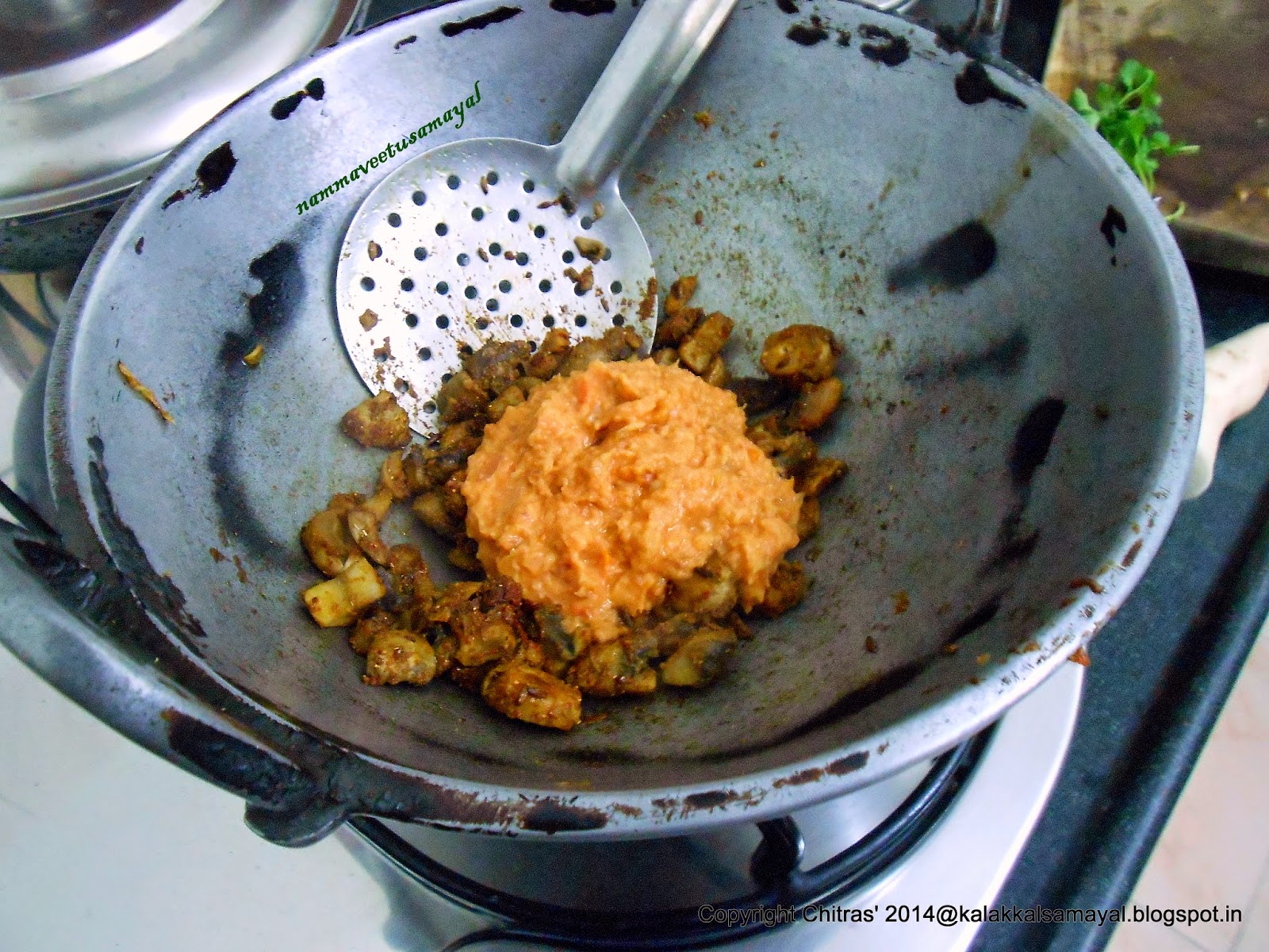 kalakkalsamayal: Mushroom Curry