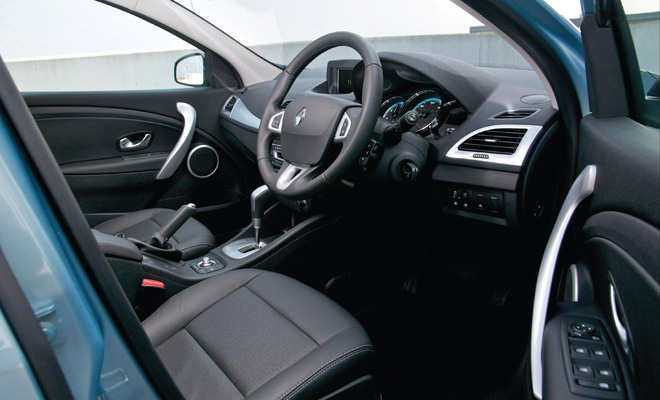 Renault Fluence ZE front interior