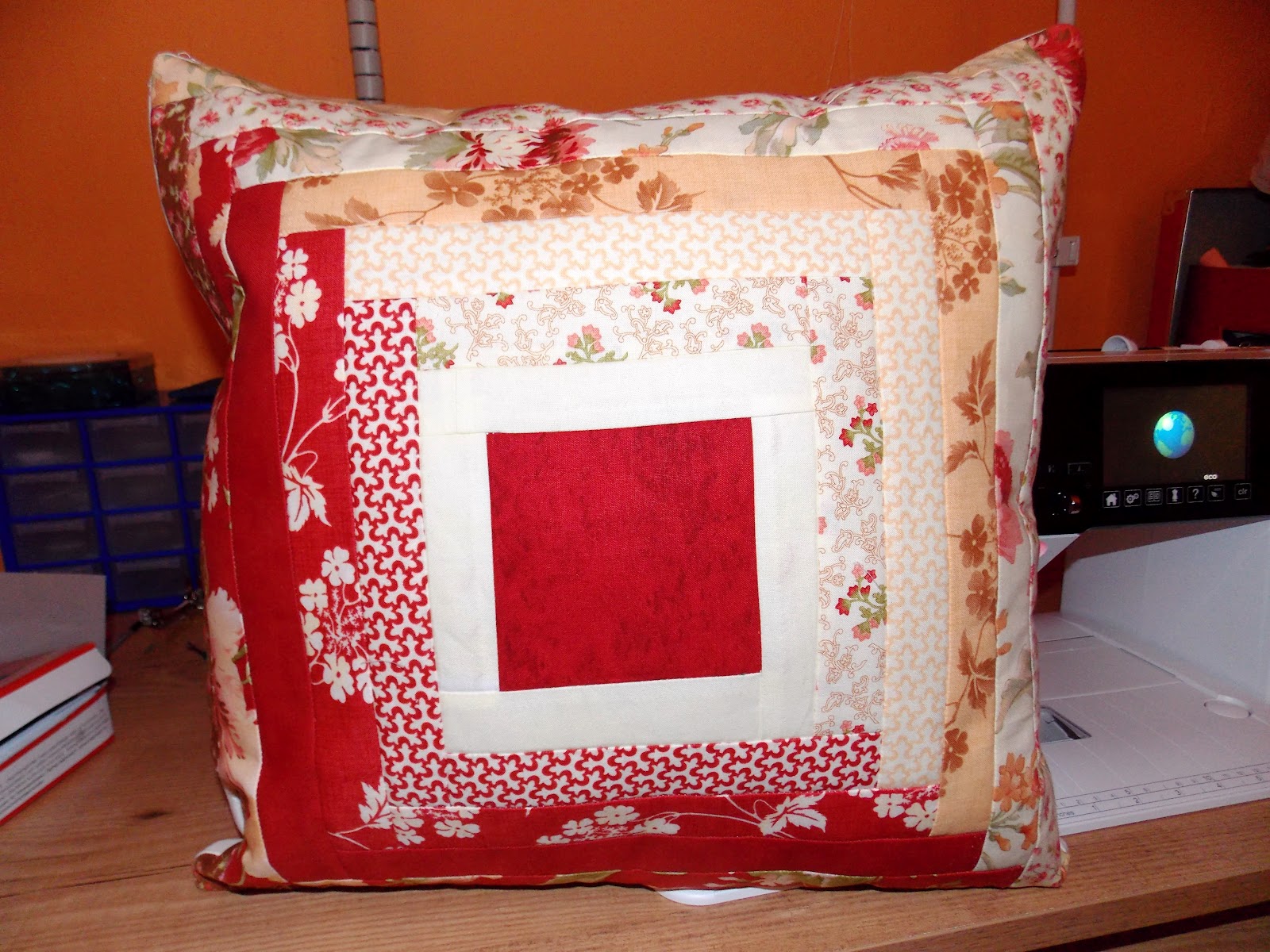 Cojín log cabin patchwork Patchwork Isabel González