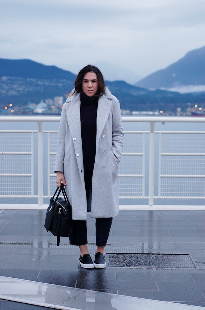 Vancouver blogger grey wool coat Aritzia turtleneck