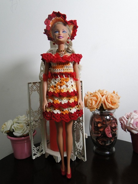 miniaturabarbieartesanatoemaispecuniamilliomcroche: Vestido Longo de Crochê  Para a Barbie Criado Por Pecunia MillioM