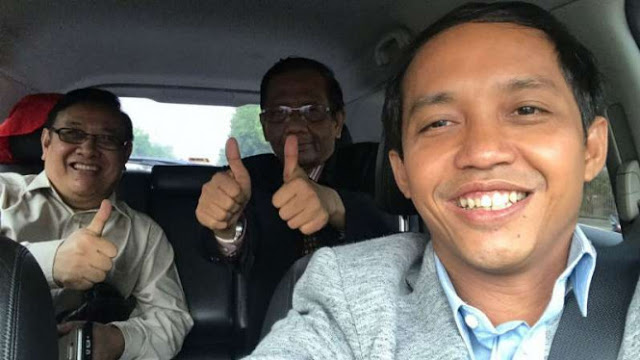 Mahud MD Batal Jadi Cawapres Jokowi, Netizen: Rakyat Aja Dikibulin, Apalagi Mahfud MD? Mahud MD Batal Jadi Cawapres Jokowi, Netizen: Rakyat Aja Dikibulin, Apalagi Mahfud MD?