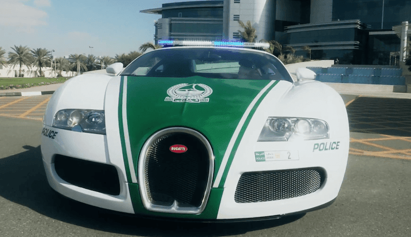 ドバイ警察がついに「ブガッティ・ヴェイロン」のパトカーを導入！