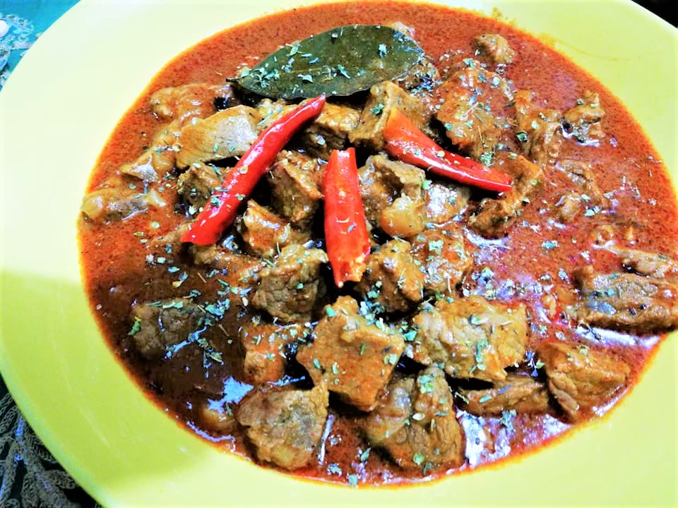 GULAŞ NASIL YAPILIR ? MACARİSTAN MUTFAĞININ GELENEKSEL YEMEĞİ LUNTUĞ