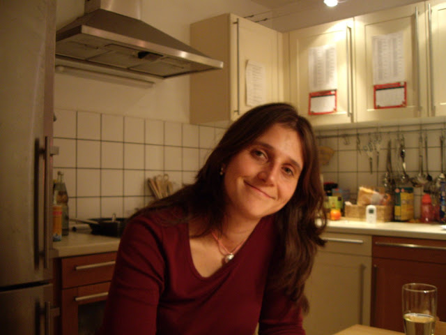 Yushka in ihrer Küche Ende 2008 Yushka in ihrer Küche Ende 2008